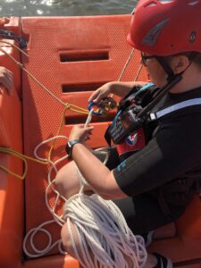 záchranář na volné vodě